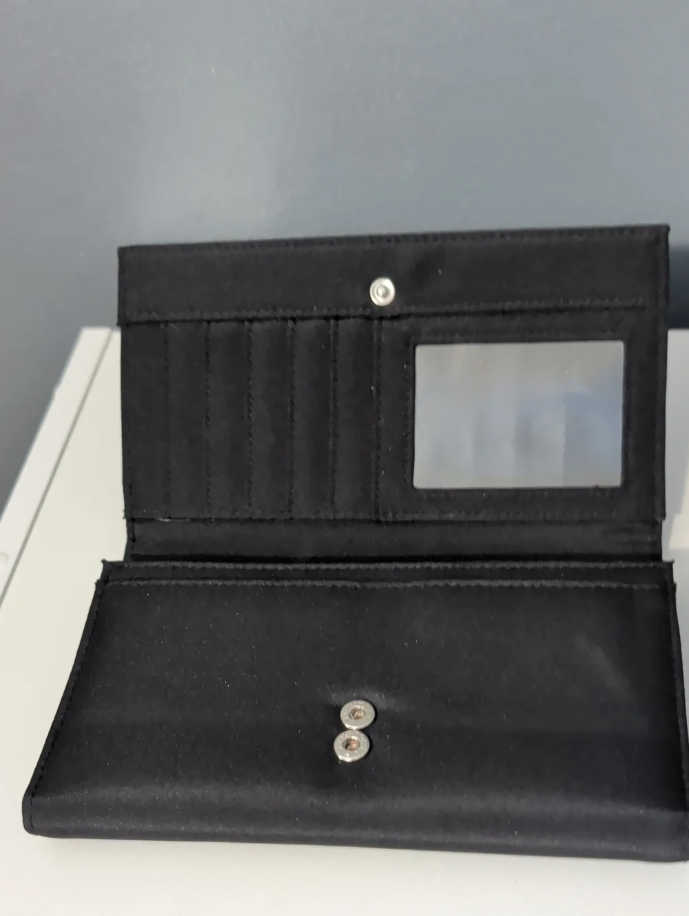 mundi Black Zip Wallet with Branded Metal Pull